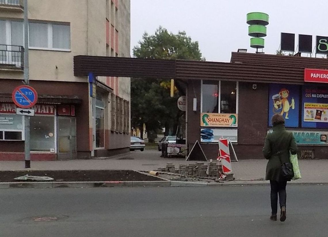 Zlikwidowali parking. Zrobili trawnik Zlikwidowali parking. Zrobili trawnik