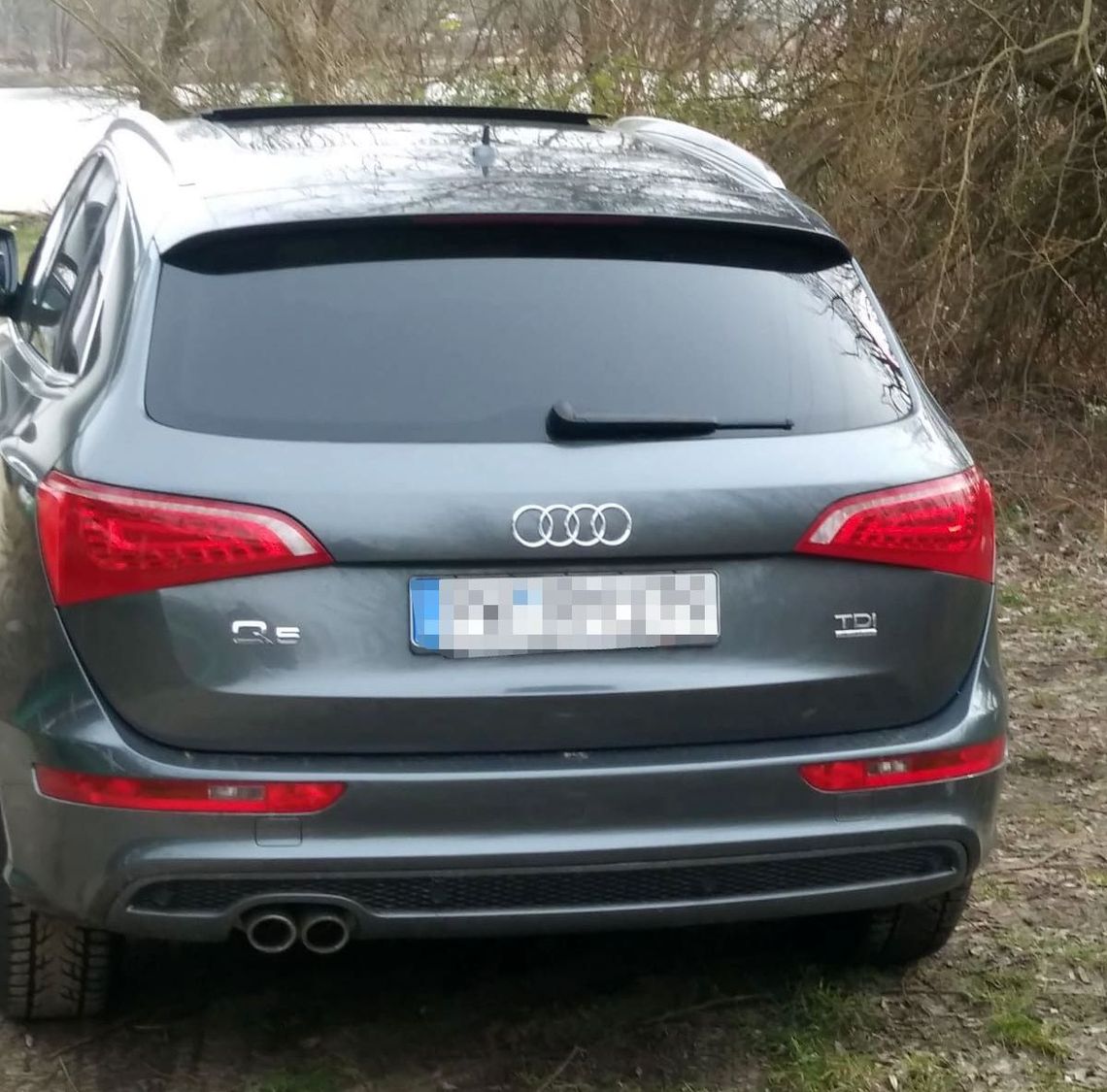 Złodziej na widok policjantów ukrył... twarz. Odzyskany samochód wart 116 tys. zł Złodziej na widok policjantów ukrył... twarz. Odzyskany samochód wart 116 tys. zł