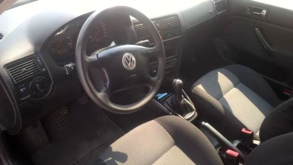 Złodziej zaczaił się na golfa