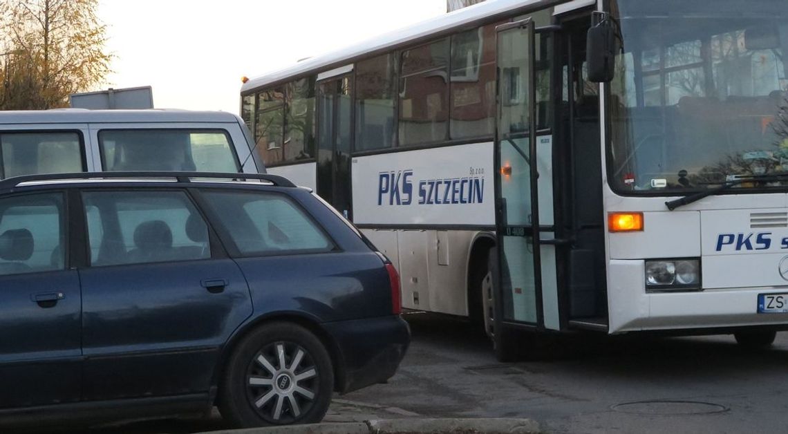 Złodzieje okradli w nocy autobus Złodzieje okradli w nocy autobus
