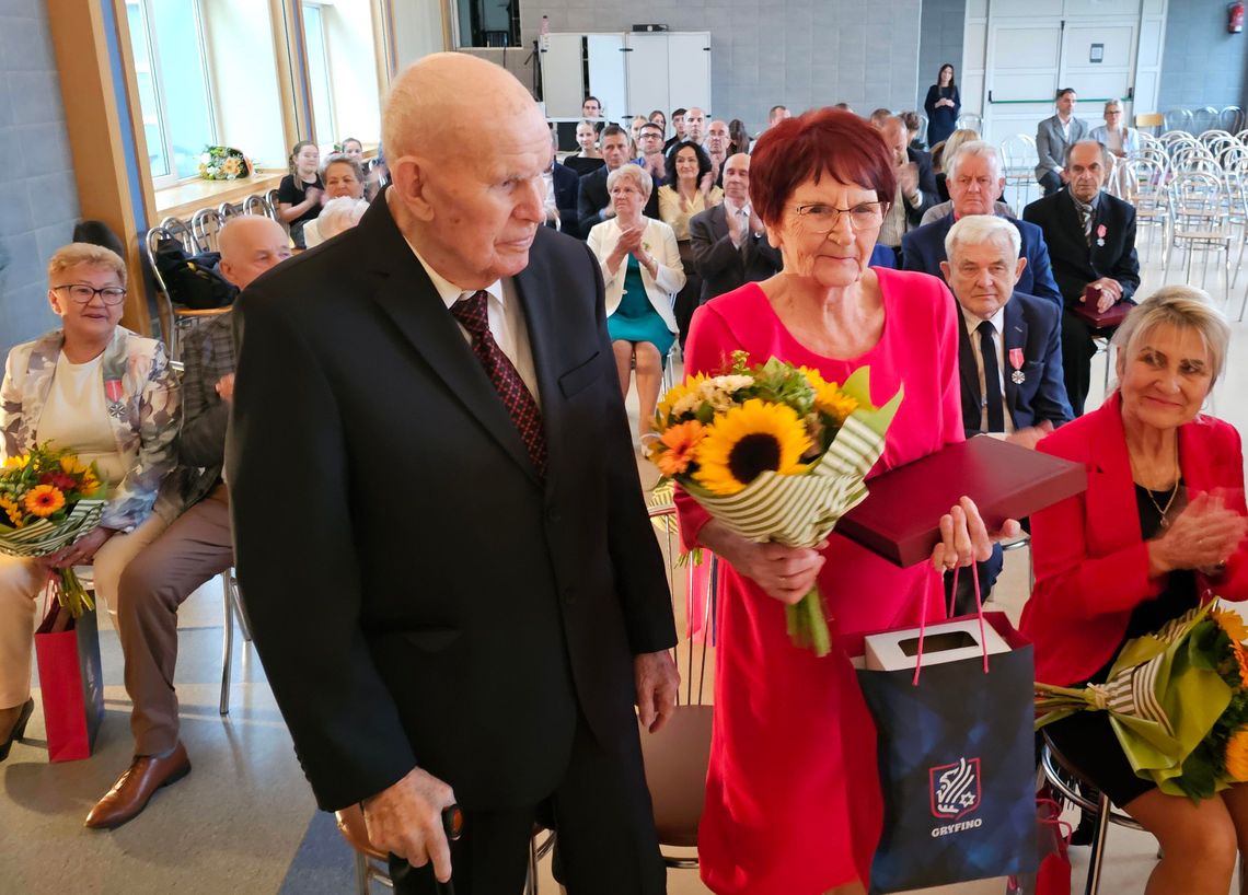 Złote gody i wyborczy apel burmistrza. Za nami trzecia tura wyróżnień dla jubilatów w Gryfinie Złote gody i wyborczy apel burmistrza. Za nami trzecia tura wyróżnień dla jubilatów w Gryfinie