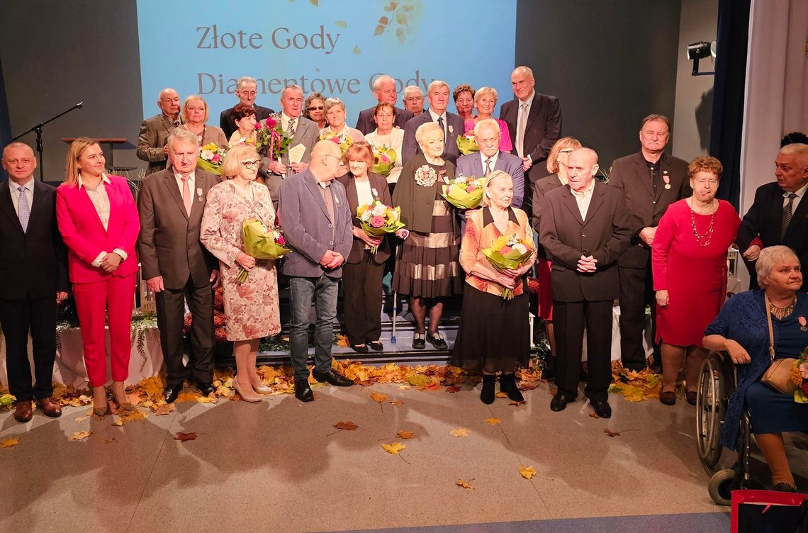 Złote gody z medalem i diamentowe gody z upominkiem okazją do spotkań i ponownego świętowania [FOTO]