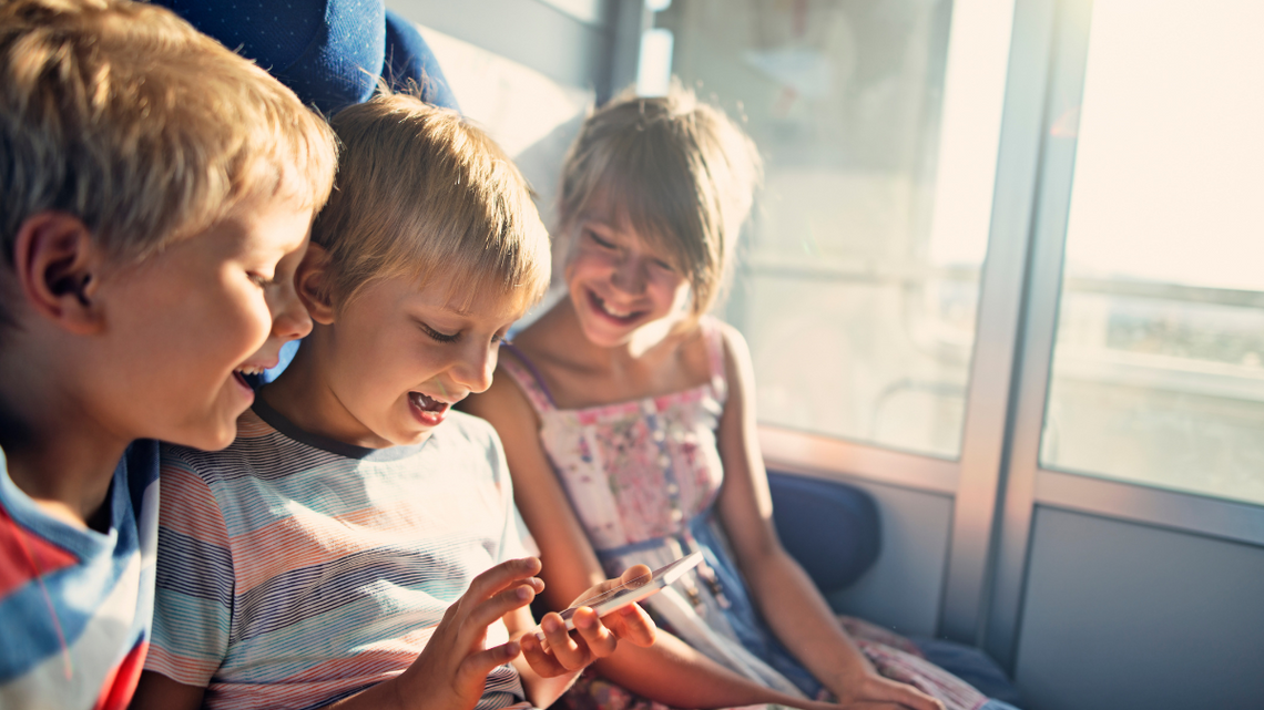 Rozkład jazdy na kolei ulega właśnie zmianie. Nowe trasy, przystanki, i więcej pociągów Rozkład jazdy na kolei ulega właśnie zmianie. Nowe trasy, przystanki, i więcej pociągów