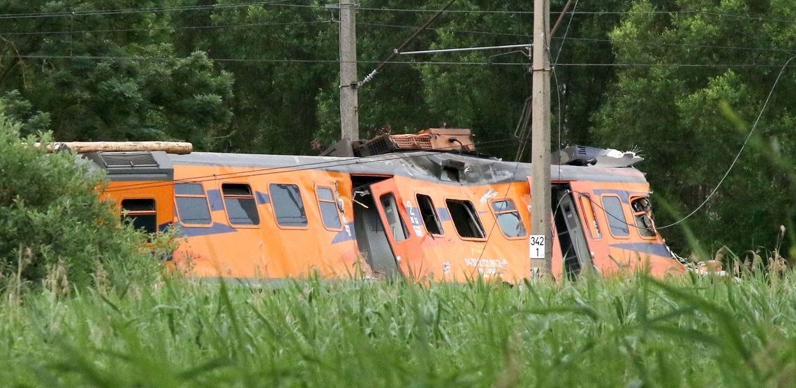 Zmiażdżona została kabina maszynisty - o tragedii kolejowej koło Daleszewa informuje Tomasz Kubiak z KWPSP [WIDEO]
