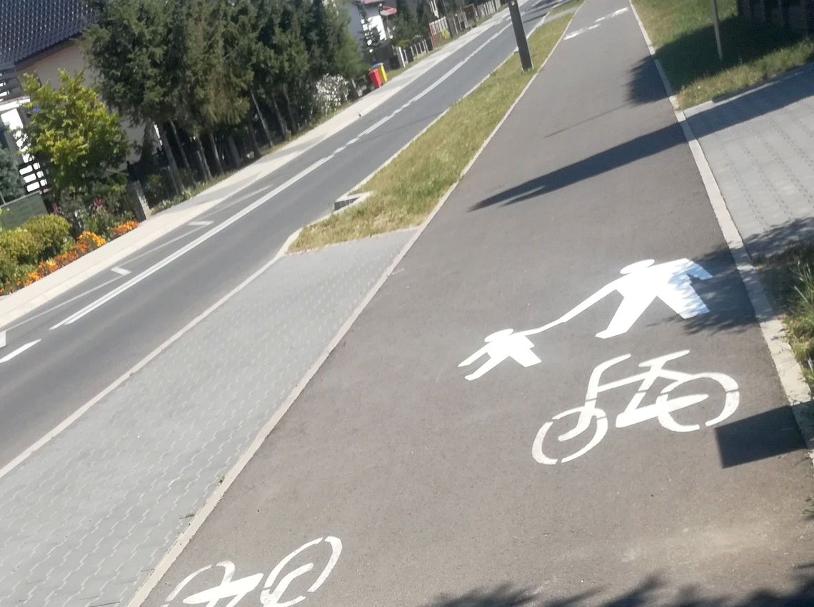 Zmienili drogę rowerową na rowerowo-pieszą i uzupełnili oznakowanie poziome [interwencja igryfino] 