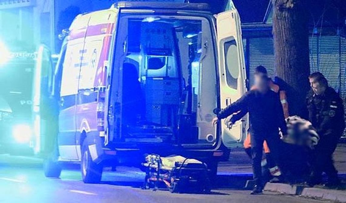 Znaleźli go z nożem w klatce piersiowej Znaleźli go z nożem w klatce piersiowej