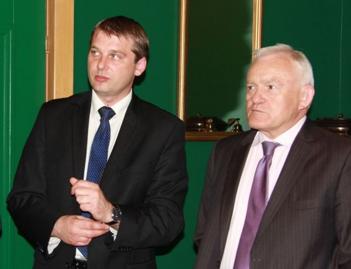 Znikające lustra z sali ślubów Znikające lustra z sali ślubów