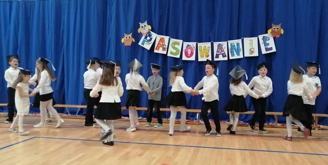 Zostali pasowani na uczniów Zostali pasowani na uczniów