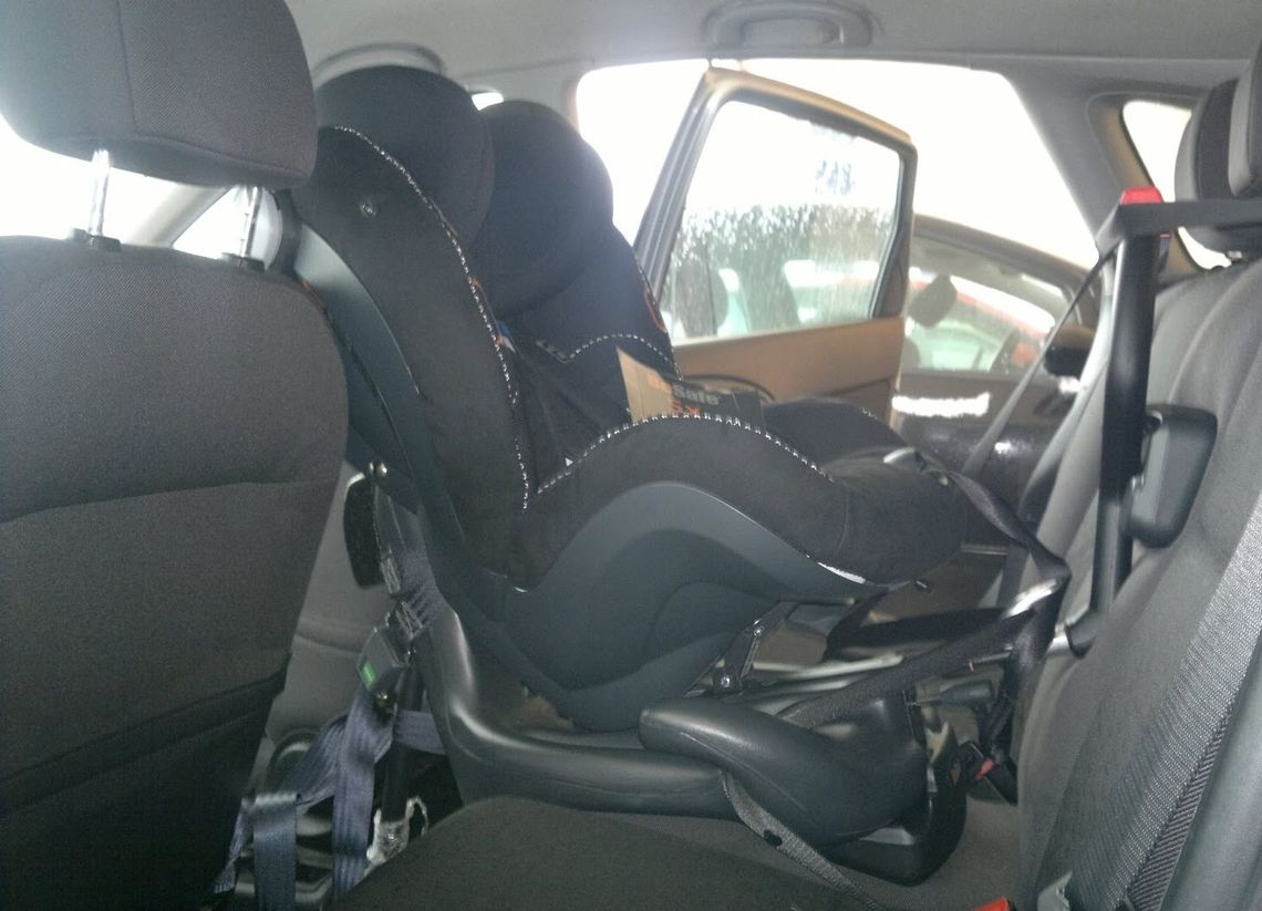 Zostawił otwarte drzwi i zgłosił kradzież komórek Zostawił otwarte drzwi i zgłosił kradzież komórek