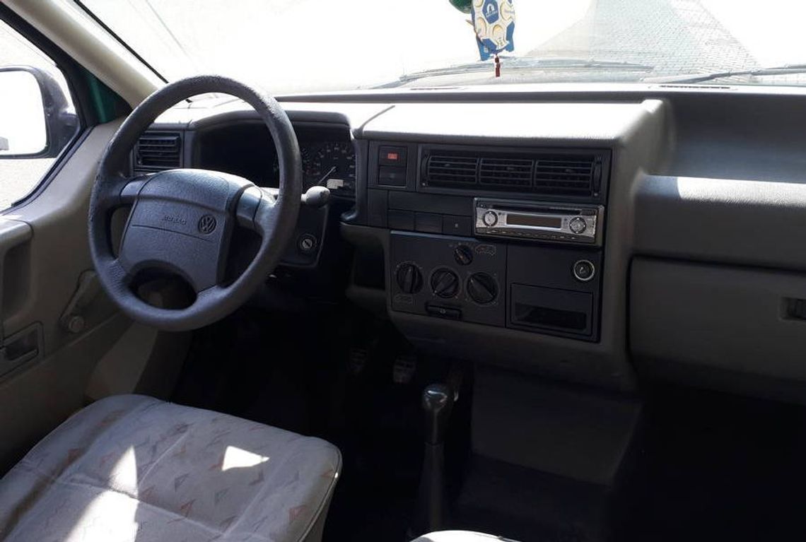 Zostawili w samochodzie aparat. Gdy wrócili już go tam nie było Zostawili w samochodzie aparat. Gdy wrócili już go tam nie było