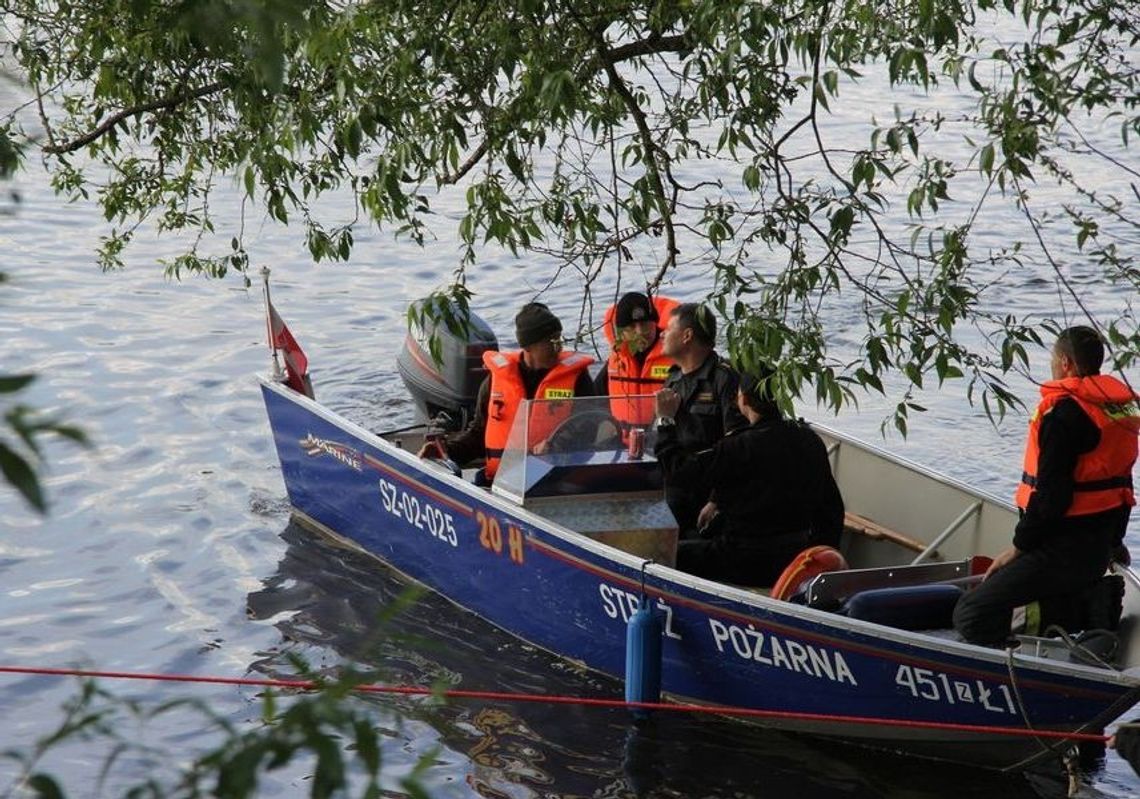 Zwalczanie zanieczyszczenia na dużej powierzchni Odry